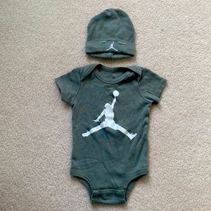 Newborn Jordan outfit 0-6m